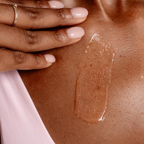B-GLOSSY Smoothing Body Serum